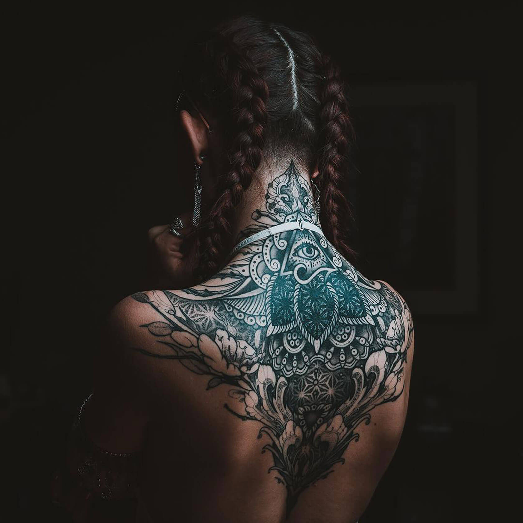 10 Impressive Back Tattoos That Are Utter Masterpieces Daniel Swanick