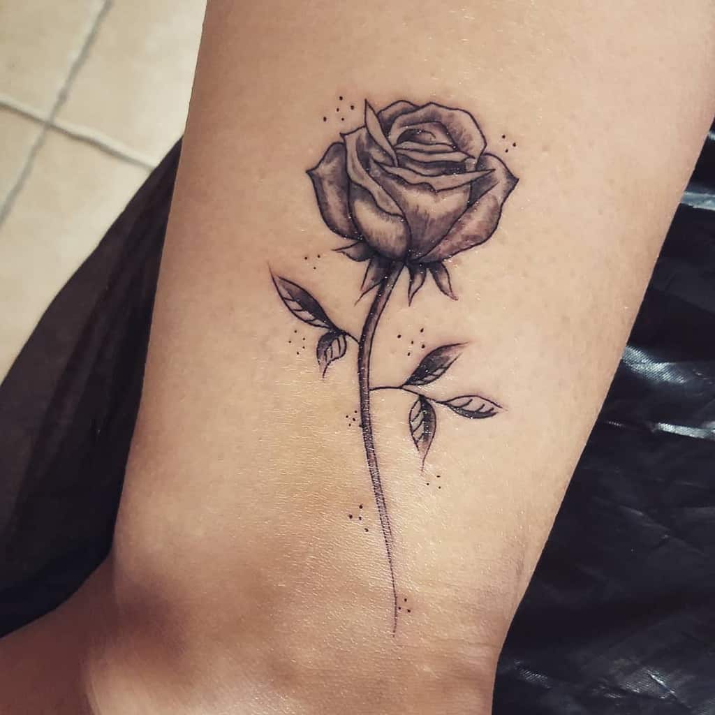 14 Black And White Rose Tattoos Ideas Rose Tattoos White Rose