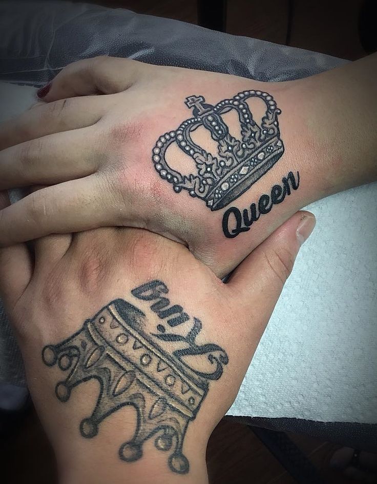 24 Beautiful Crown Tattoo Ideas To Show Royalty Blurmark Crown Hand