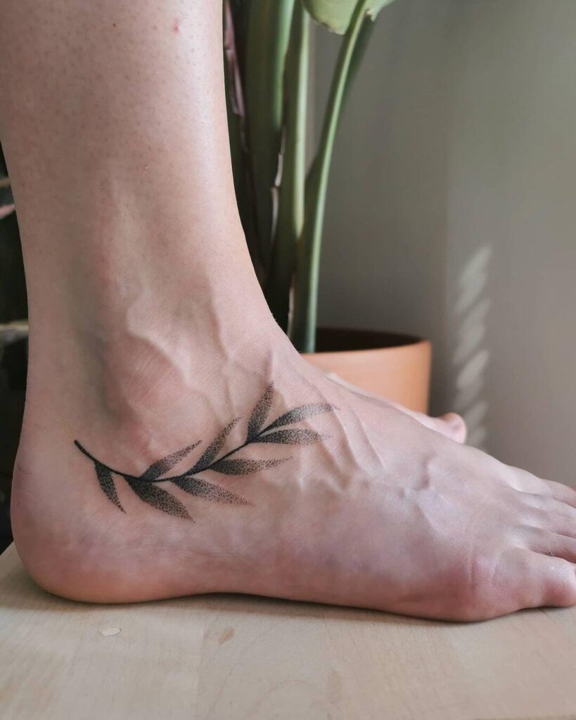 25 Amazing Foot Tattoo Ideas For Women Ideasdonuts