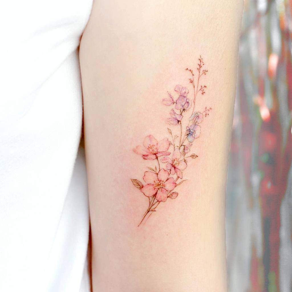 30 Delicate Tiny Flower Tattoo Ideas Howlifestyles Tiny Flower