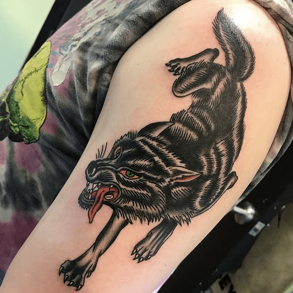 31 Traditional Wolf Tattoo Design Loiseamilee