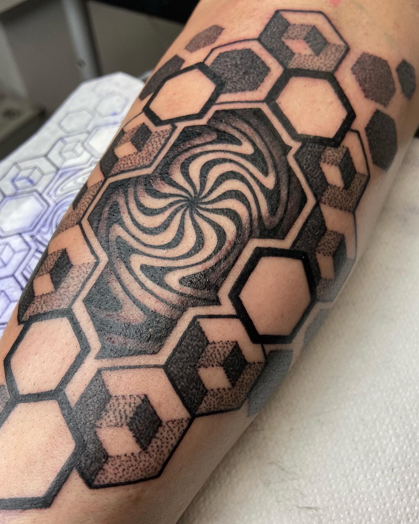 33 Geometric Tattoo Ideas For Men Women In 2023