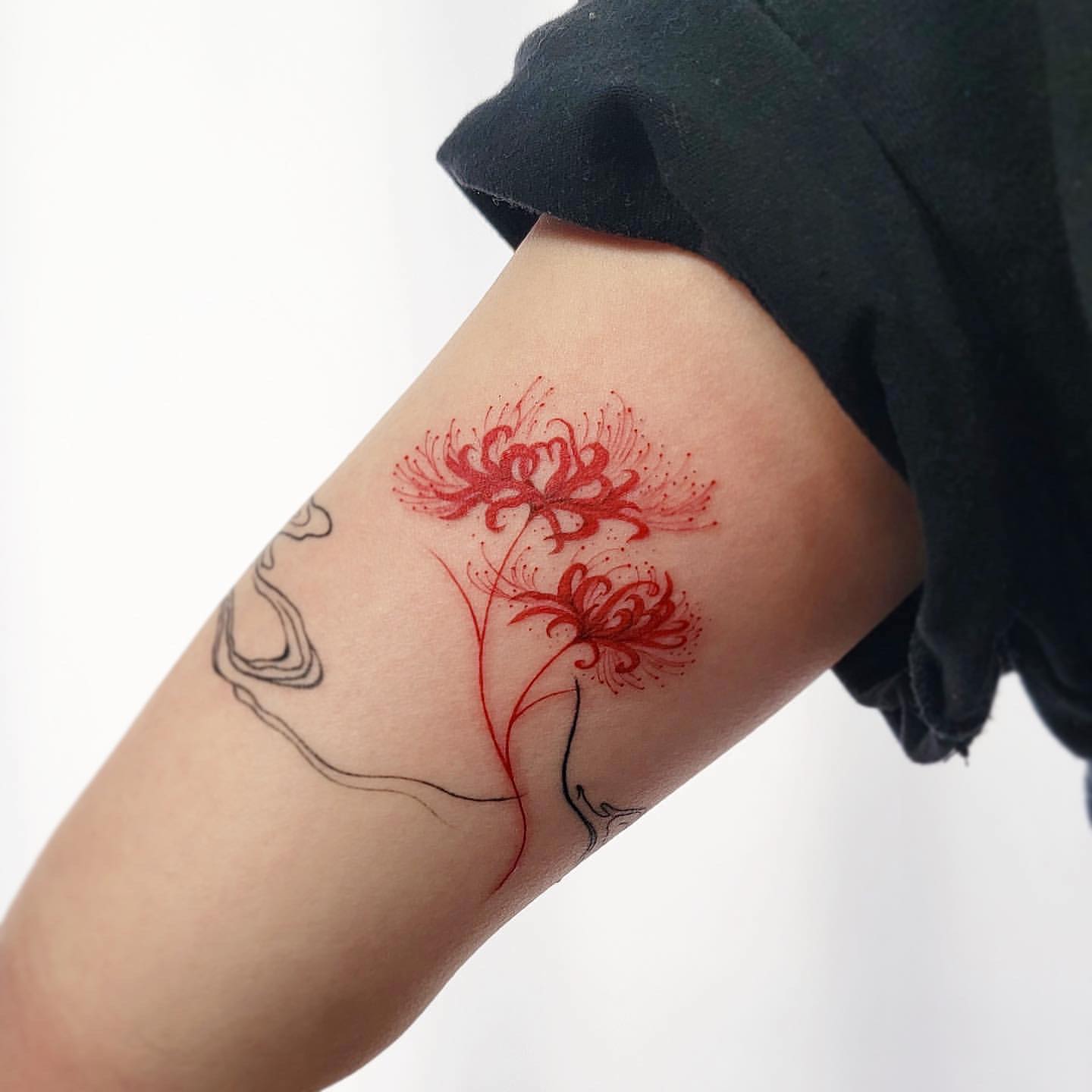 34 Spider Lily Tattoo Ideas To Inspire You In 2023