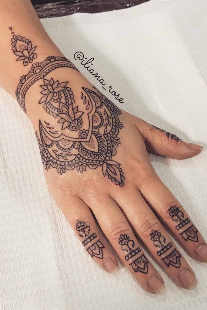 35 Hand Tattoos For Women Cute Tattoos For Girls On Hand