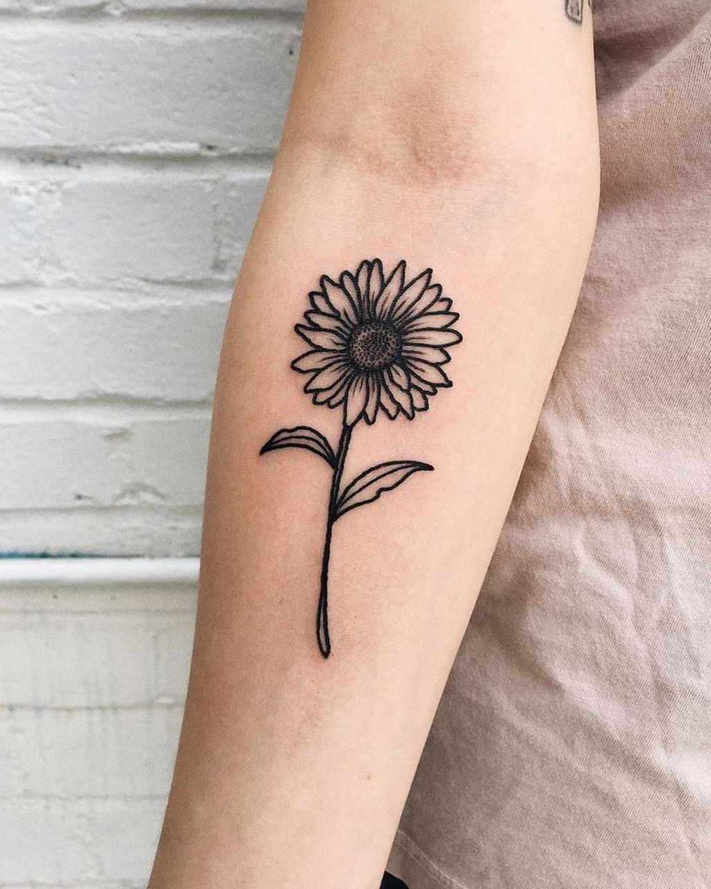 39 Impressive Black And White Sunflower Tattoo Ideas Tattoos Classy