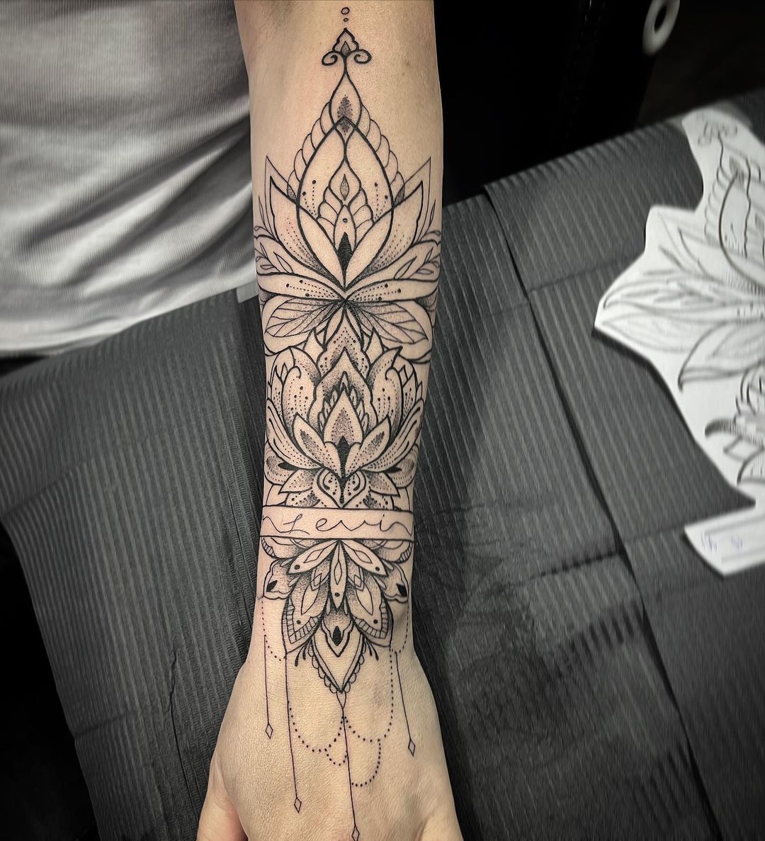 45 Stunning Mandala Tattoo Designs For Both Men And Women Tatuering