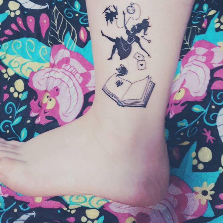 50 Cool And Unique Alice In Wonderland Tattoos Get Inspired Lewis