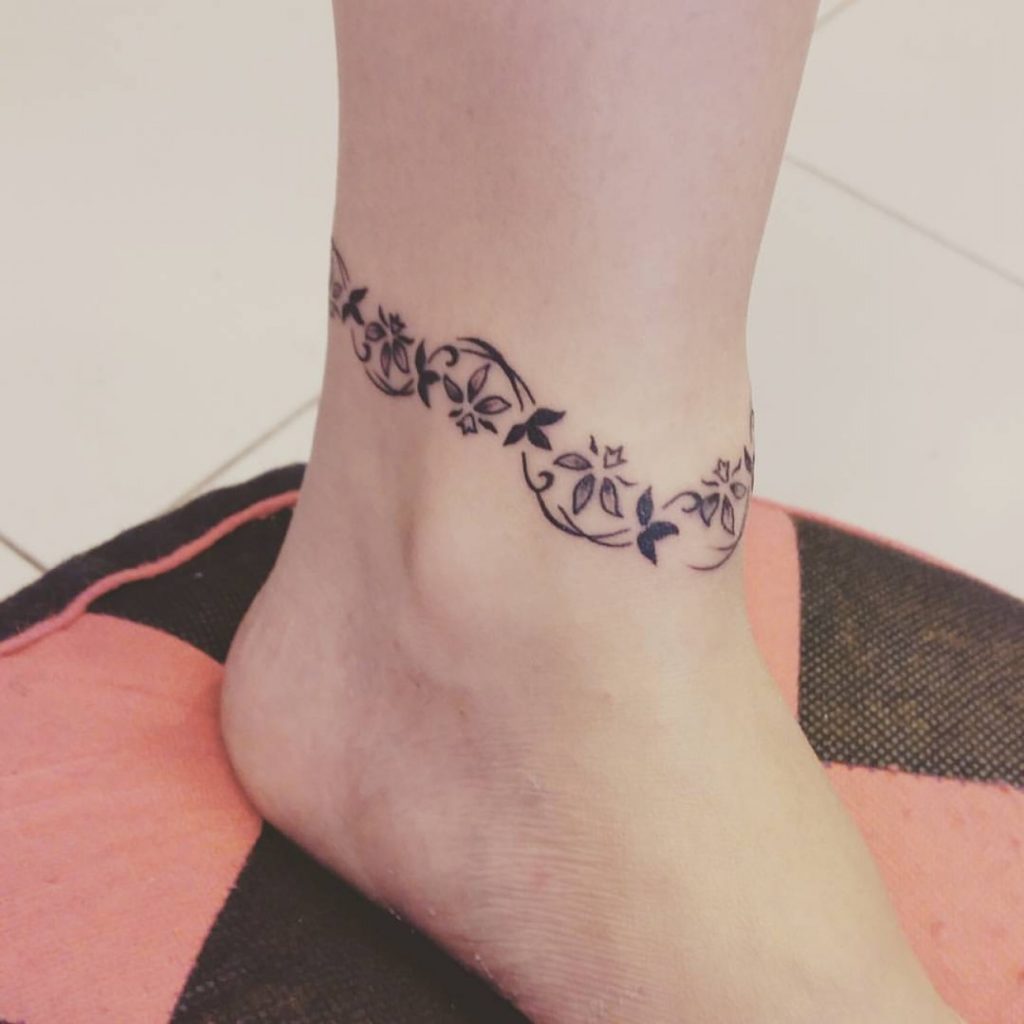 50 Remarkable Ankle Bracelet Tattoo Designs 2020 Sheideas