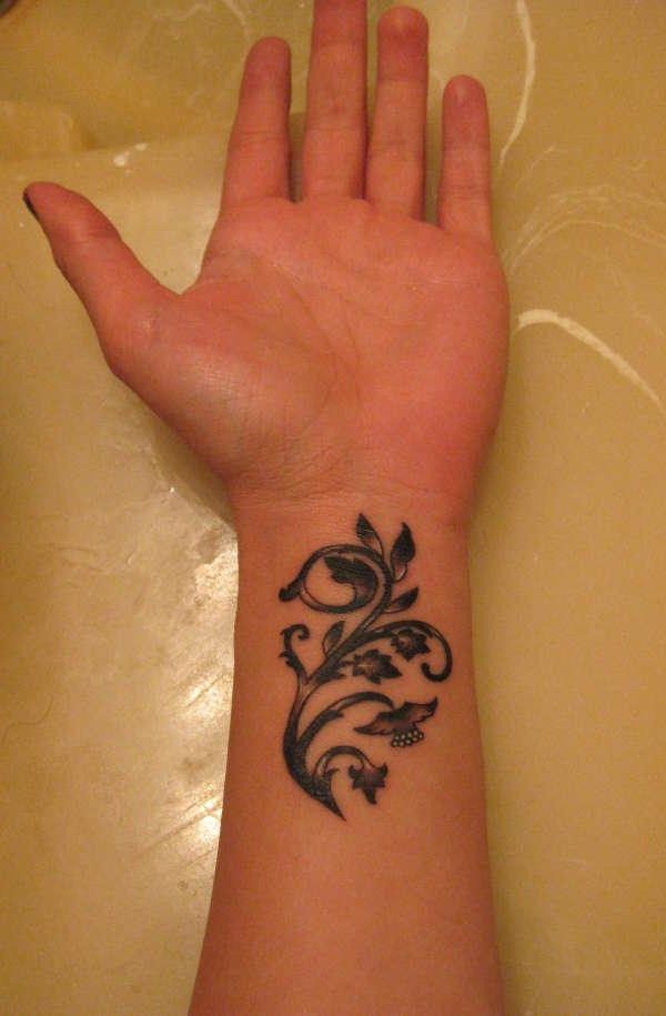 60 Most Beautiful And Breathtaking Small Wrist Tattoos Design Ideas To