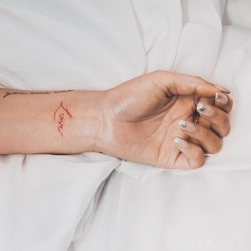 7 Gorgeous Fine Line Tattoos For An Elegant Minimalist Ink