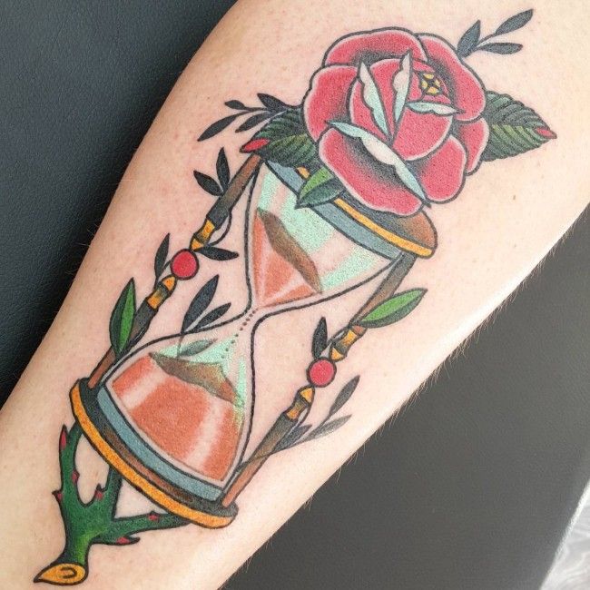 85 Best Hourglass Tattoo Designs And Meanings Time Is Flying 2019