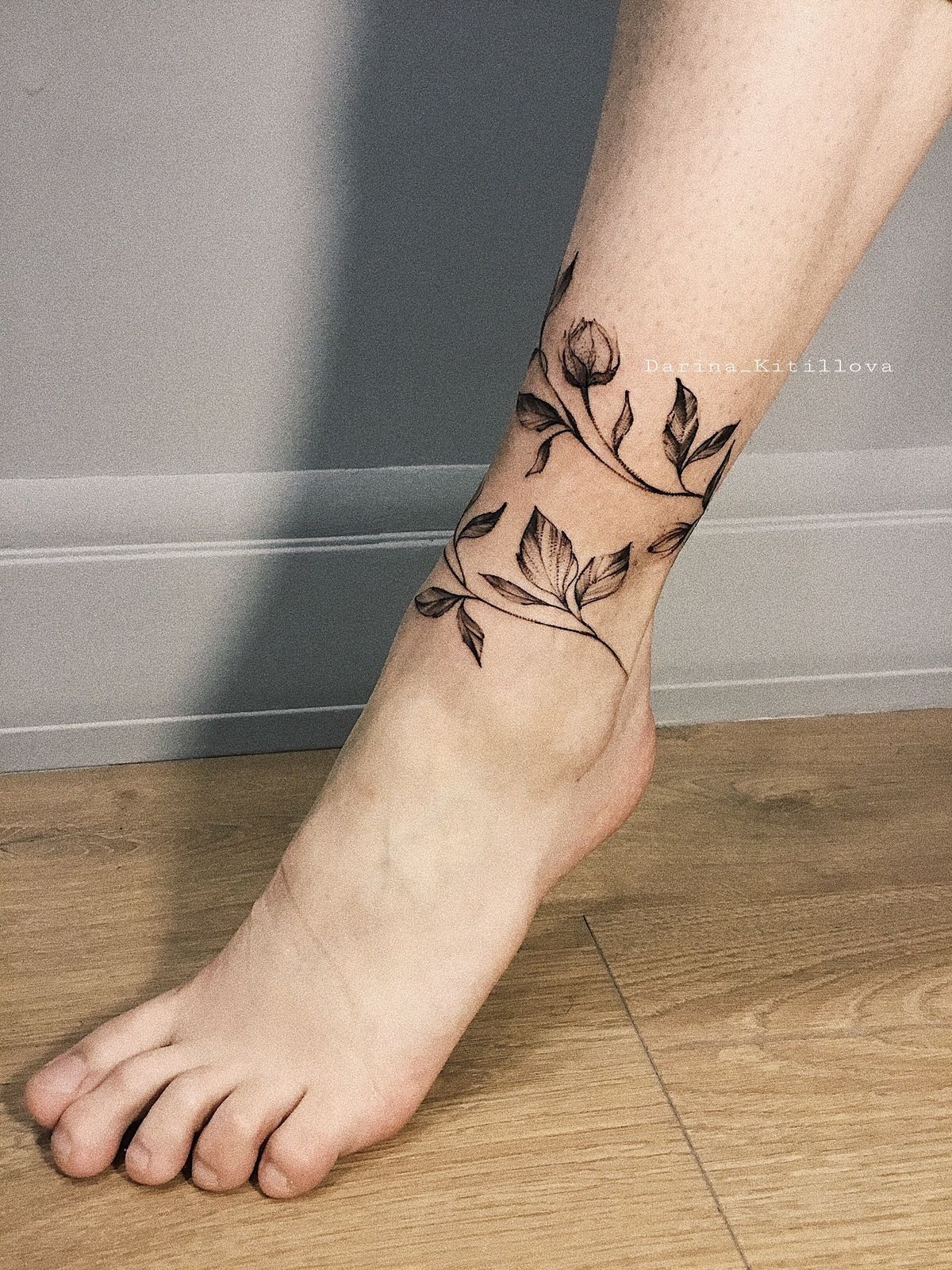 Ankle Tattoos That Wrap Around