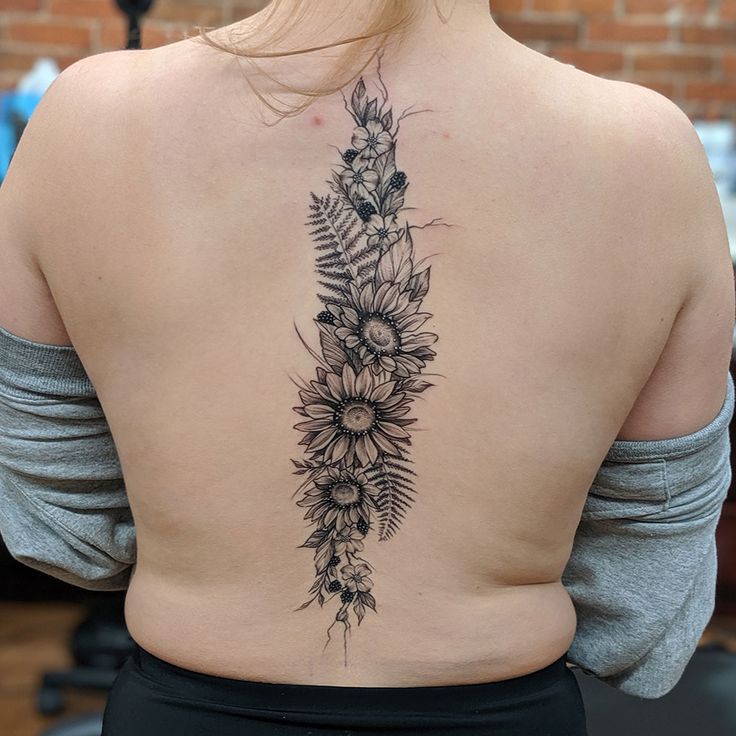 Beautiful Floral Spine Tattoo Done By Emi Lee Hollinger Floraltattoo