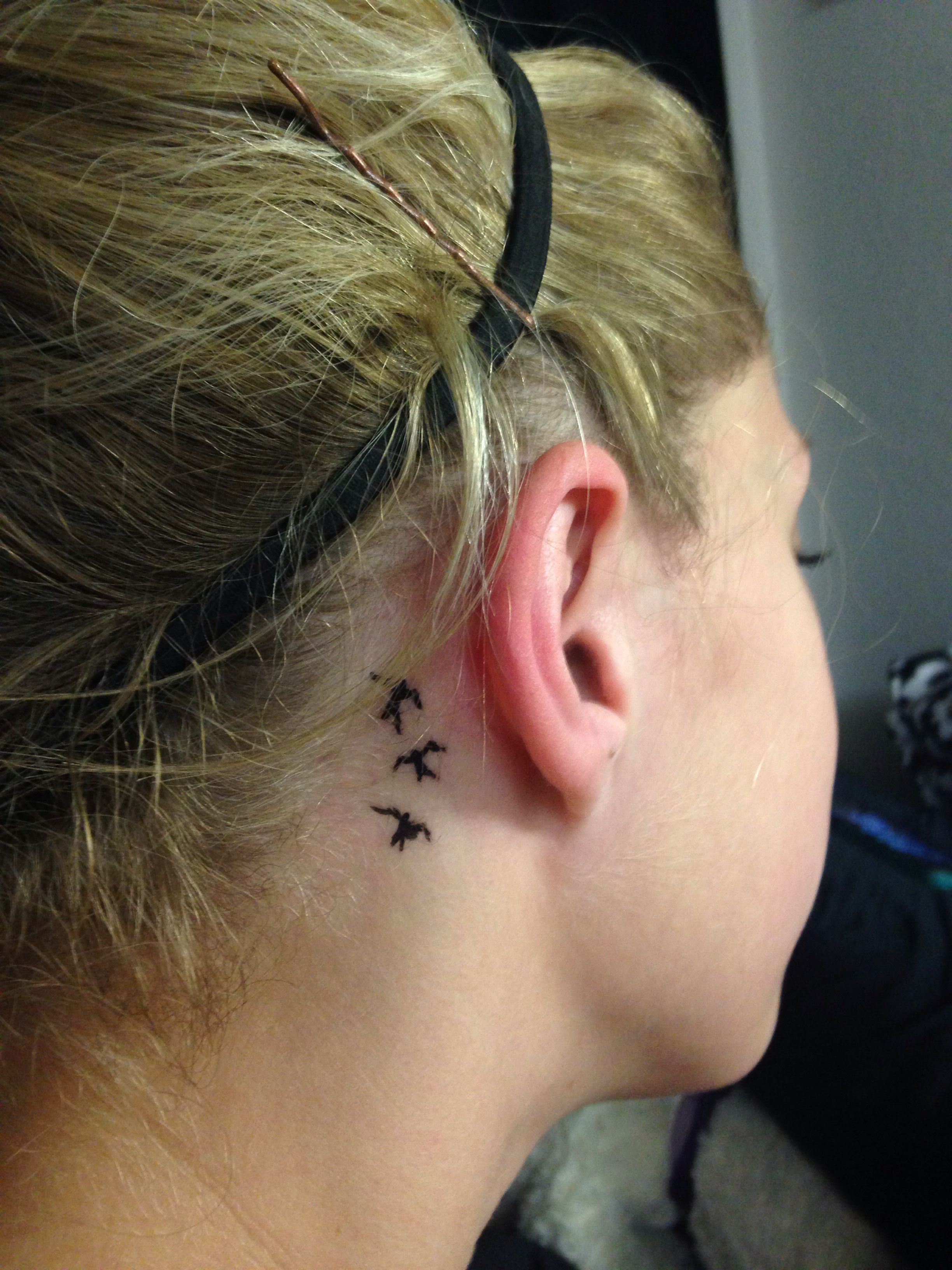 5 Stunning Bird Tattoos Behind Your Ear Ideas