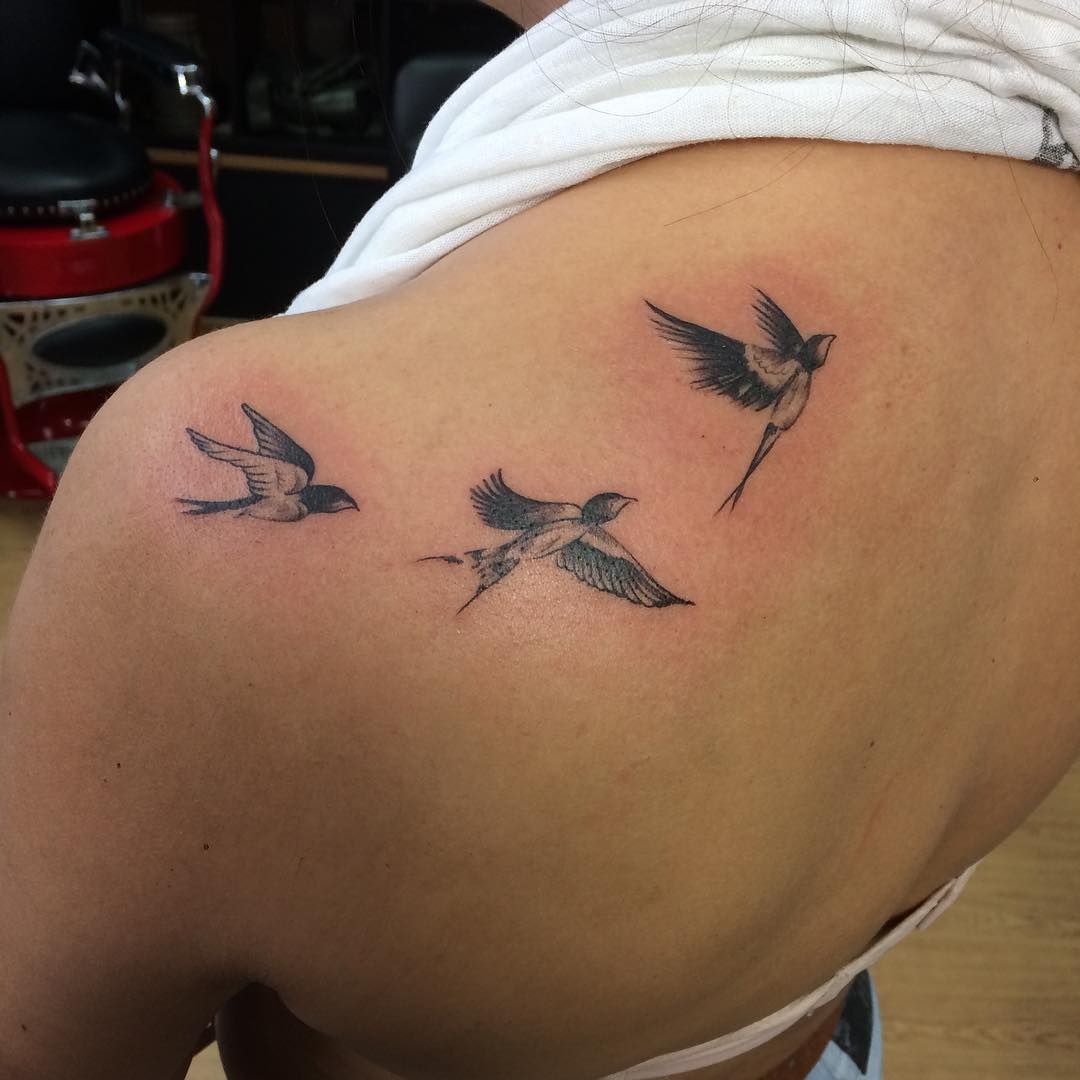 Bird Tattoo On Back Of Shoulder