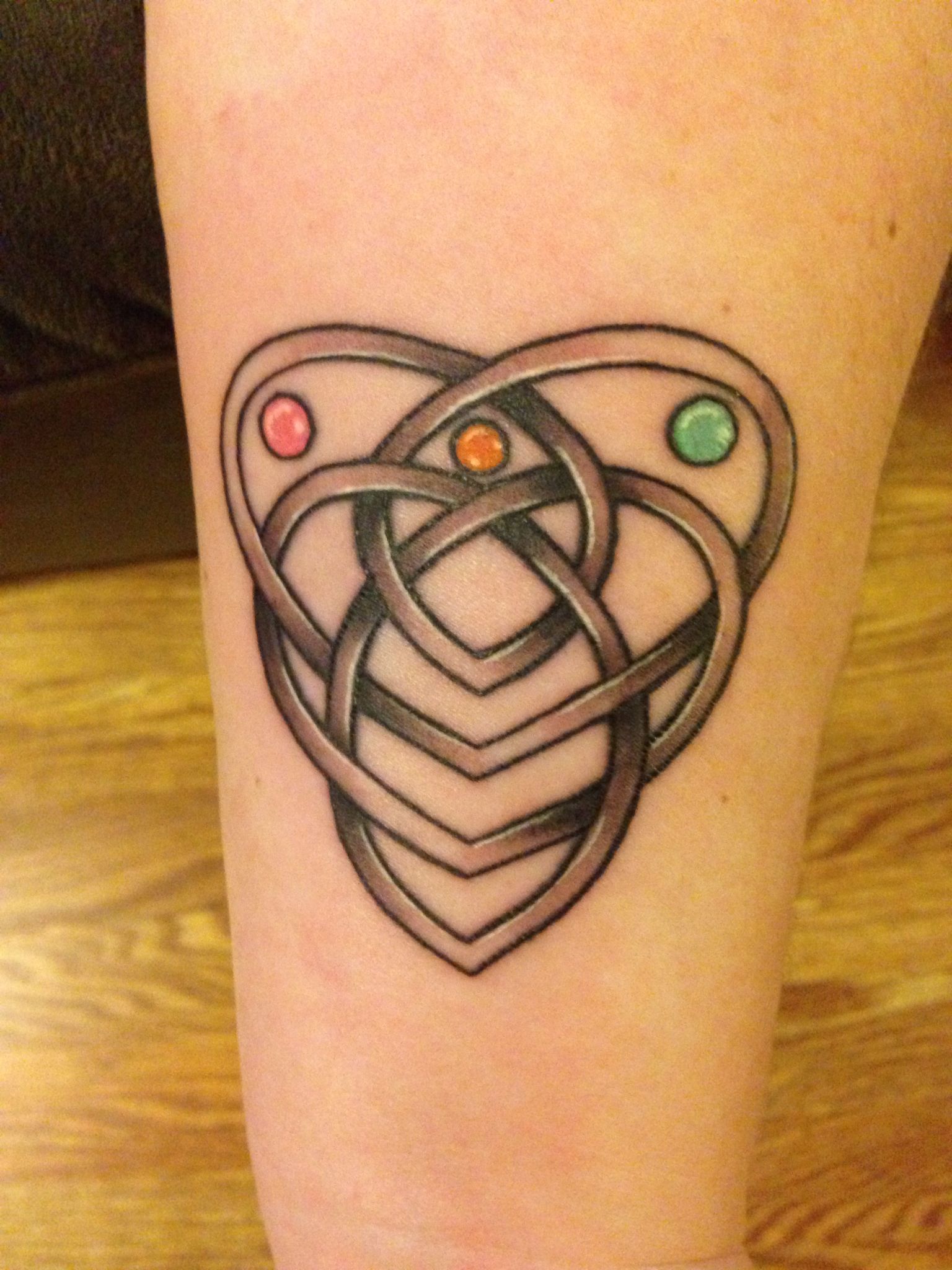 5 Unique Celtic Knot Tattoo Designs for Mothers