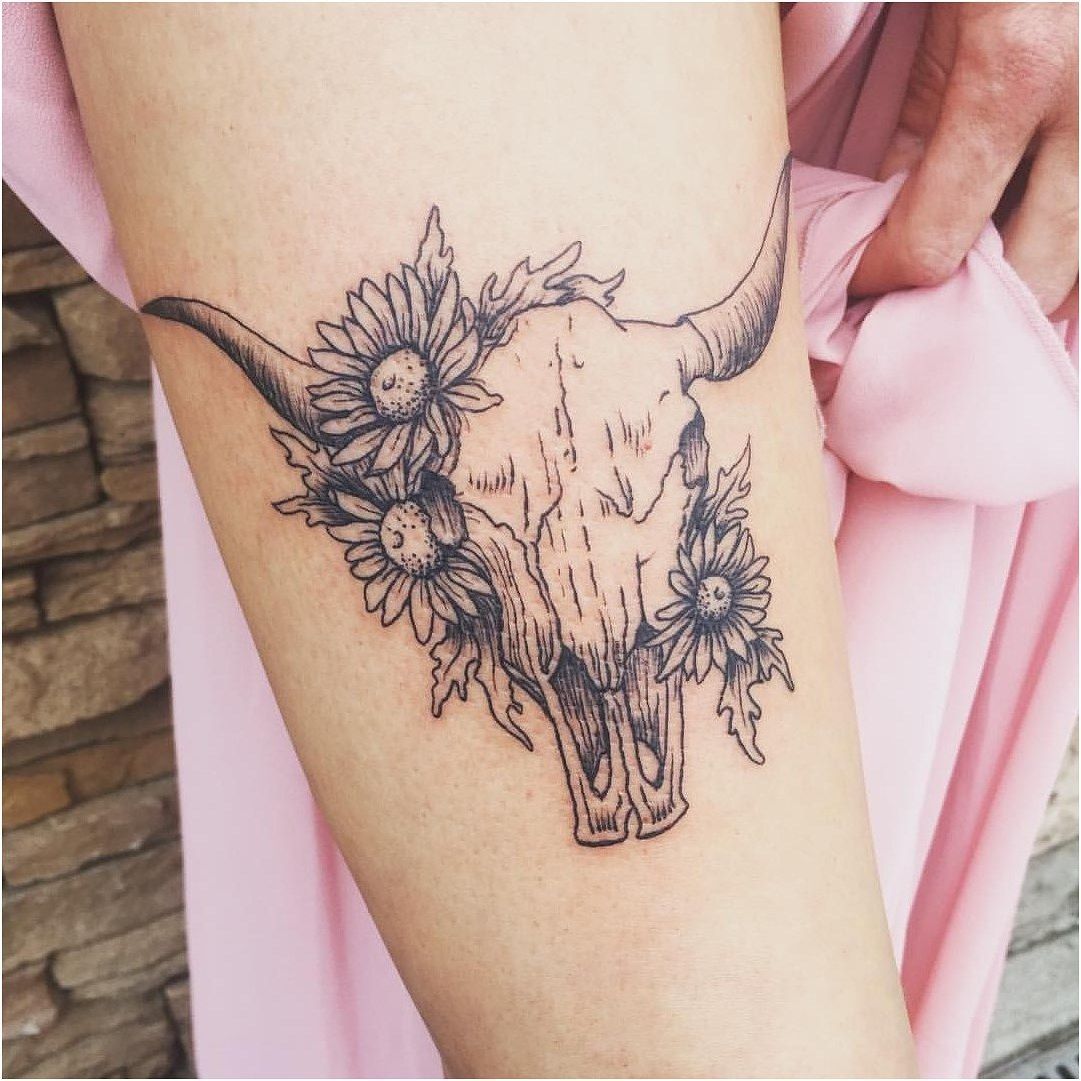 Cow Skull With Feathers Tattoos Longhorn Tattoo Bull Tattoos