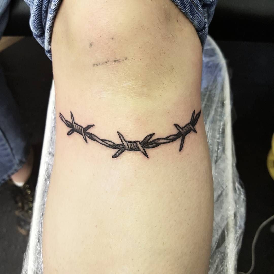 5 Stunning Cross Barbed Wire Tattoo Ideas