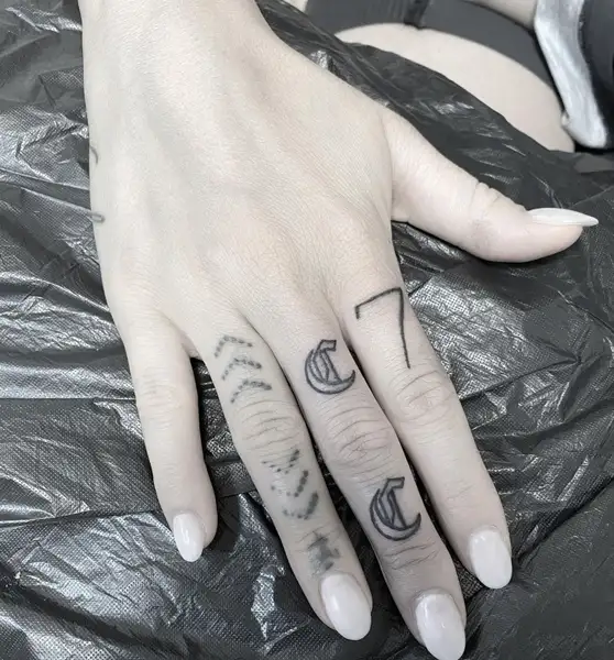 Details More Than 80 Finger Letter Tattoos Super Hot In Cdgdbentre