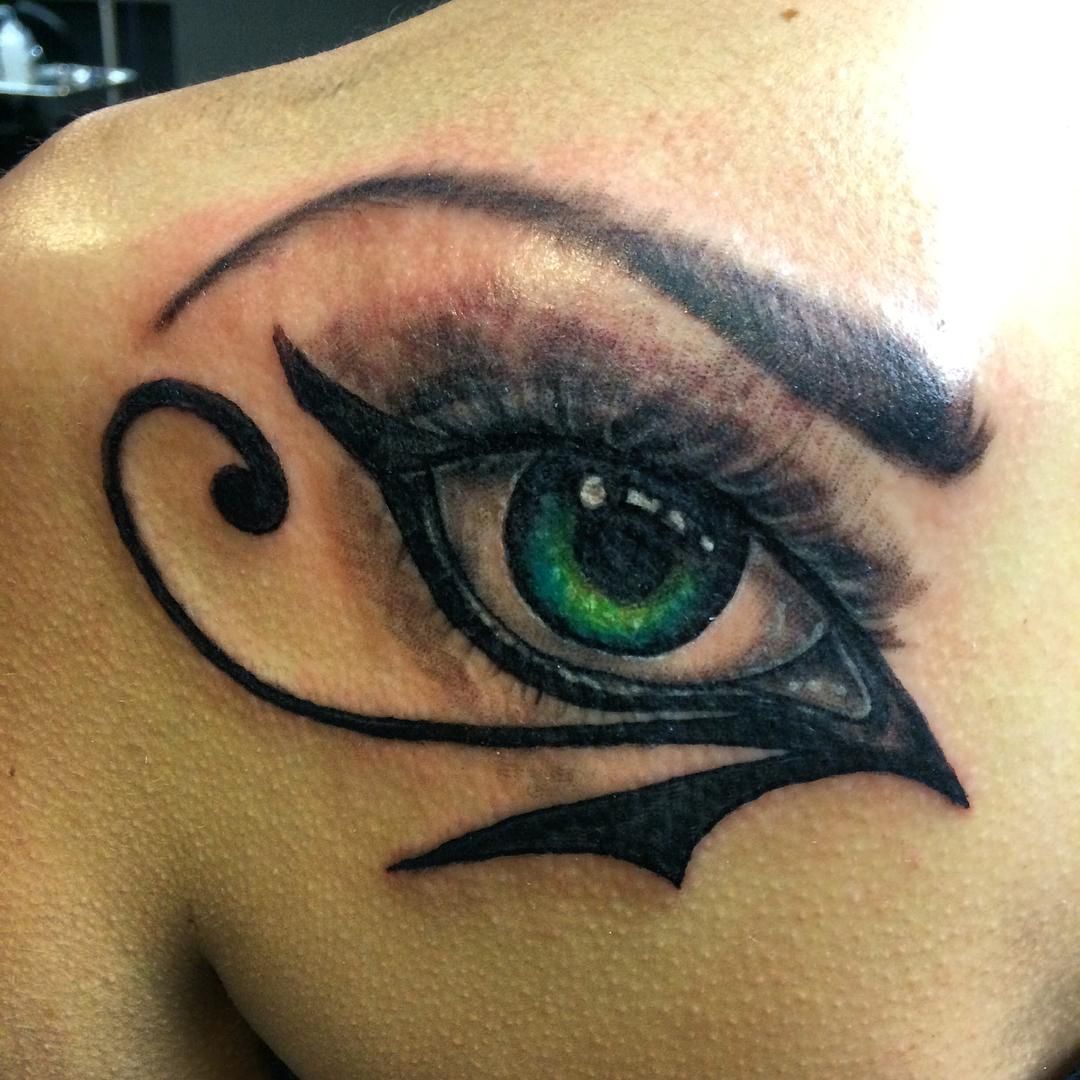 Eye Of Ra Tattoo 2 Augen Tattoos Gyptische Augen Tattoos Augen Tattoo