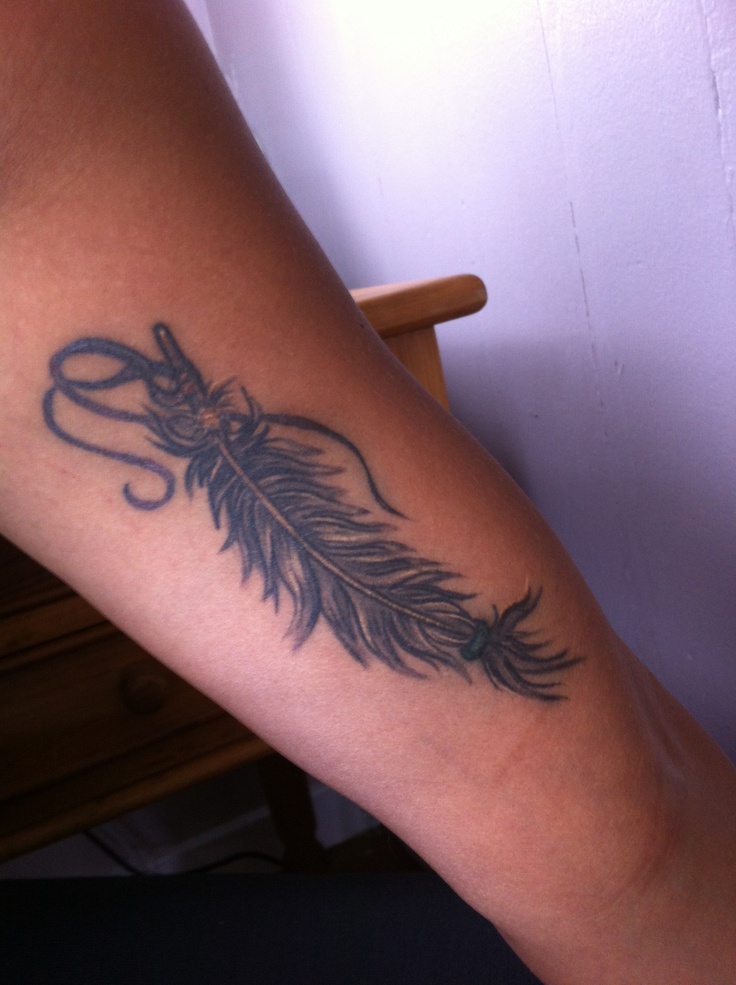 5 Stunning Feather Tattoo Designs for Your Inner Arm