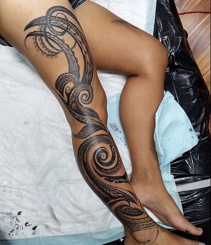 5 Stunning Female Tribal Sidepiece Tattoo Ideas