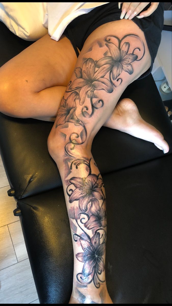 30 Stunning Feminine Leg Tattoo Ideas You'll Love