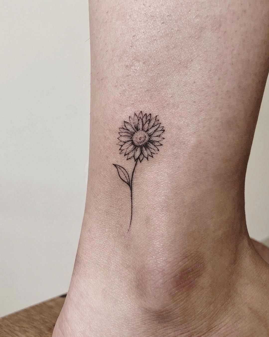 7 Stunning Ideas for Fine Line Sunflower Tattoos