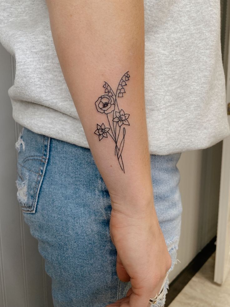 5 Stunning Family Flower Tattoo Ideas for 2023