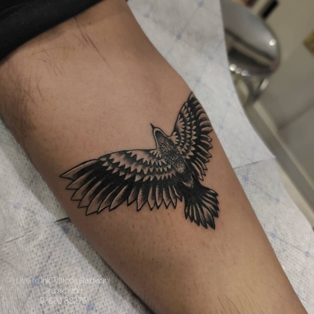 Flying Traditional Eagle Tattoo Idea