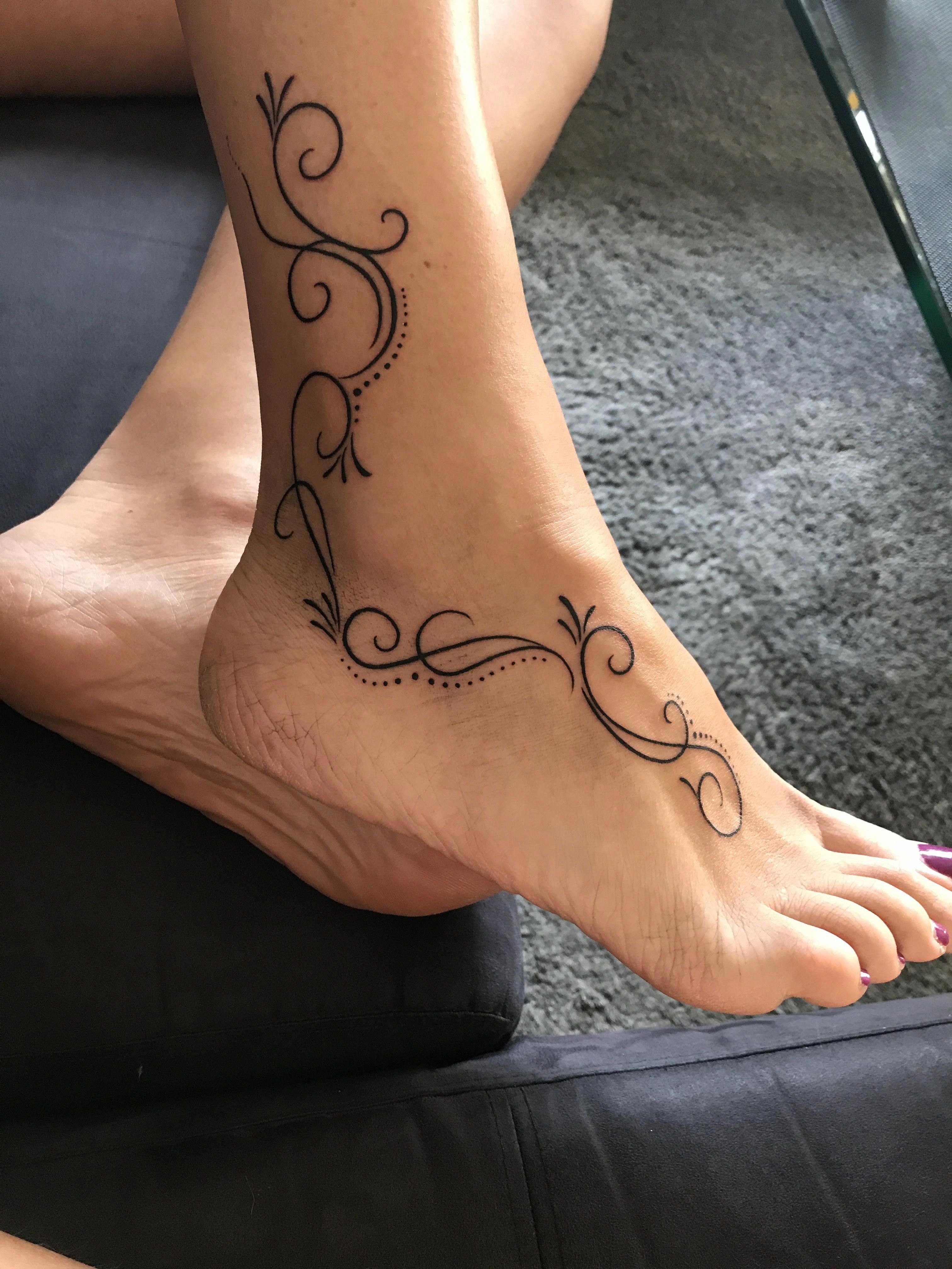 Foot Tattoo Placement Foottattoos In 2020 Tiny Foot Tattoos