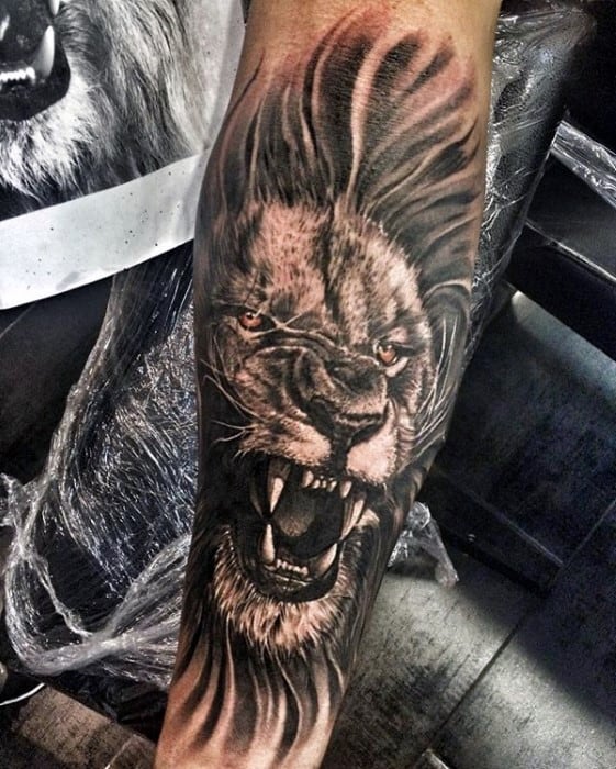 5 Stunning Forearm Lion Tattoo Designs for Men