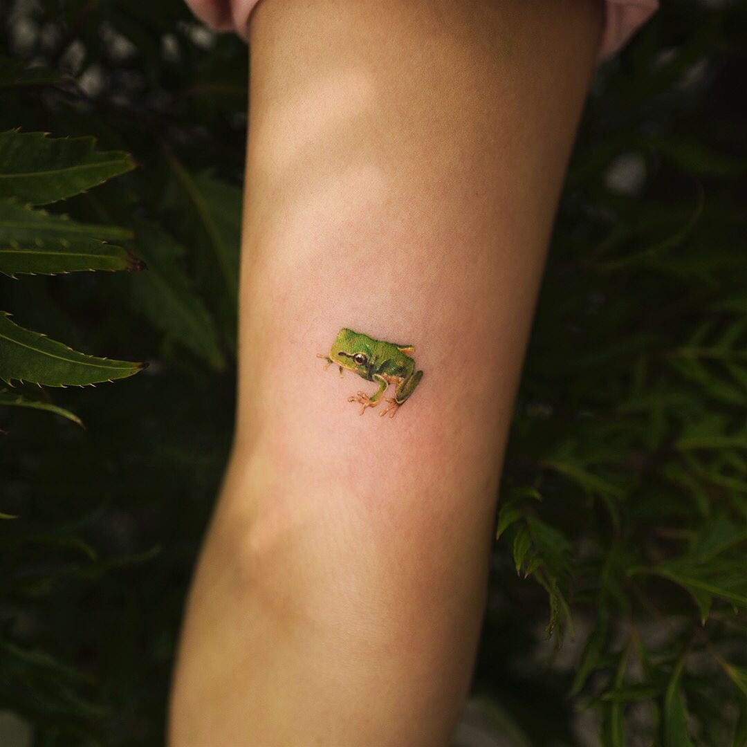 Groovy Frog Tattoo Frog Tattoos Awesome Tattoos Frogs Tattoo