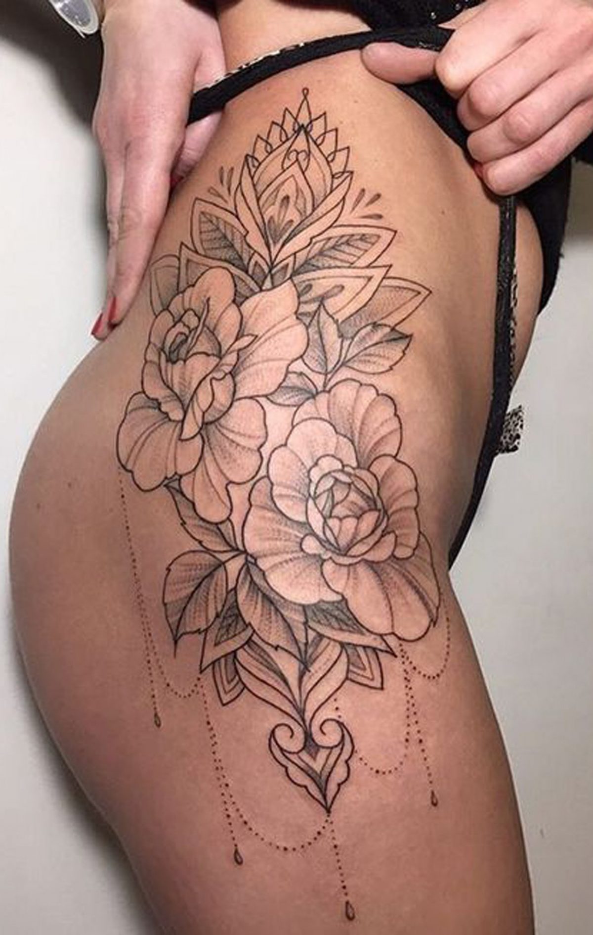 Hip and Thigh Tattoos: Trendy Designs and Tips