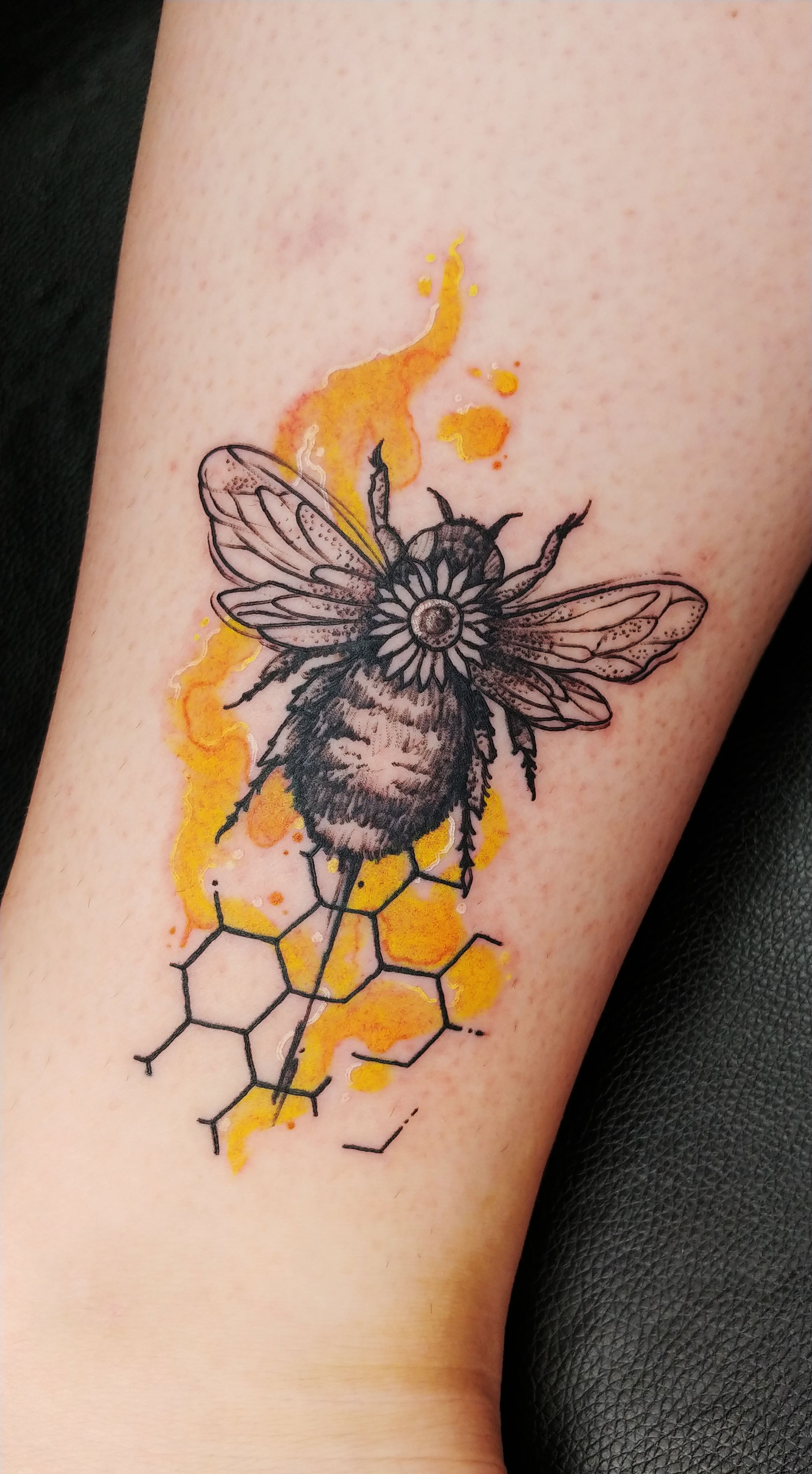 Honey Bee Tattoo Designs: Sweet Ink Inspiration