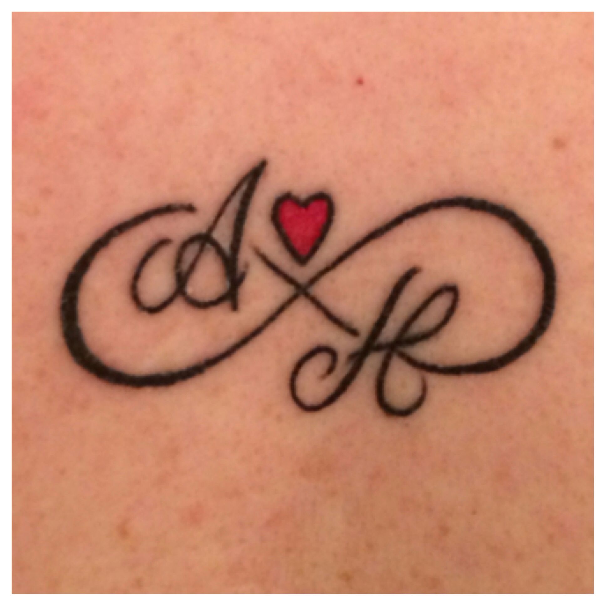 Infinity With Initials And Hearts Unendlichkeitssymbol Tattoos Cute