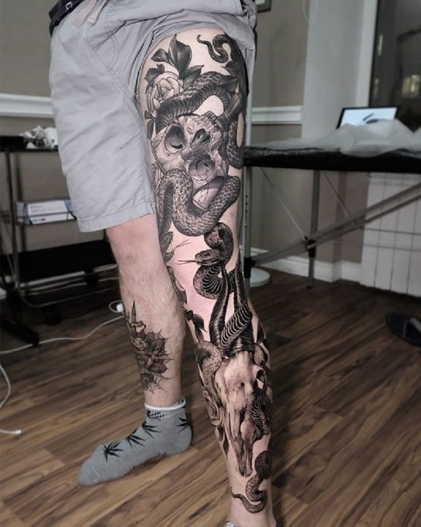 Large Snake Tattoo On Leg