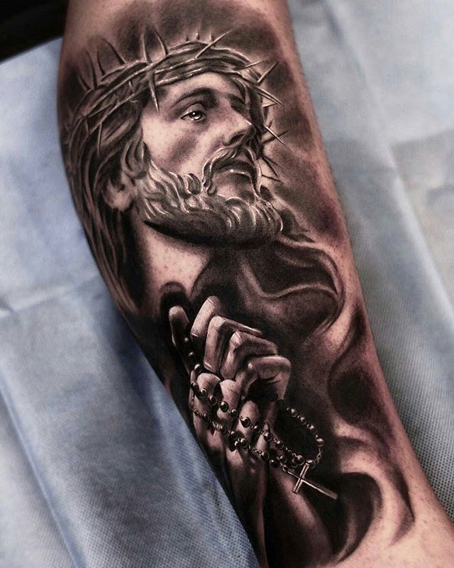 5 Impresionantes Tatuajes de Cristo para Inspirarte