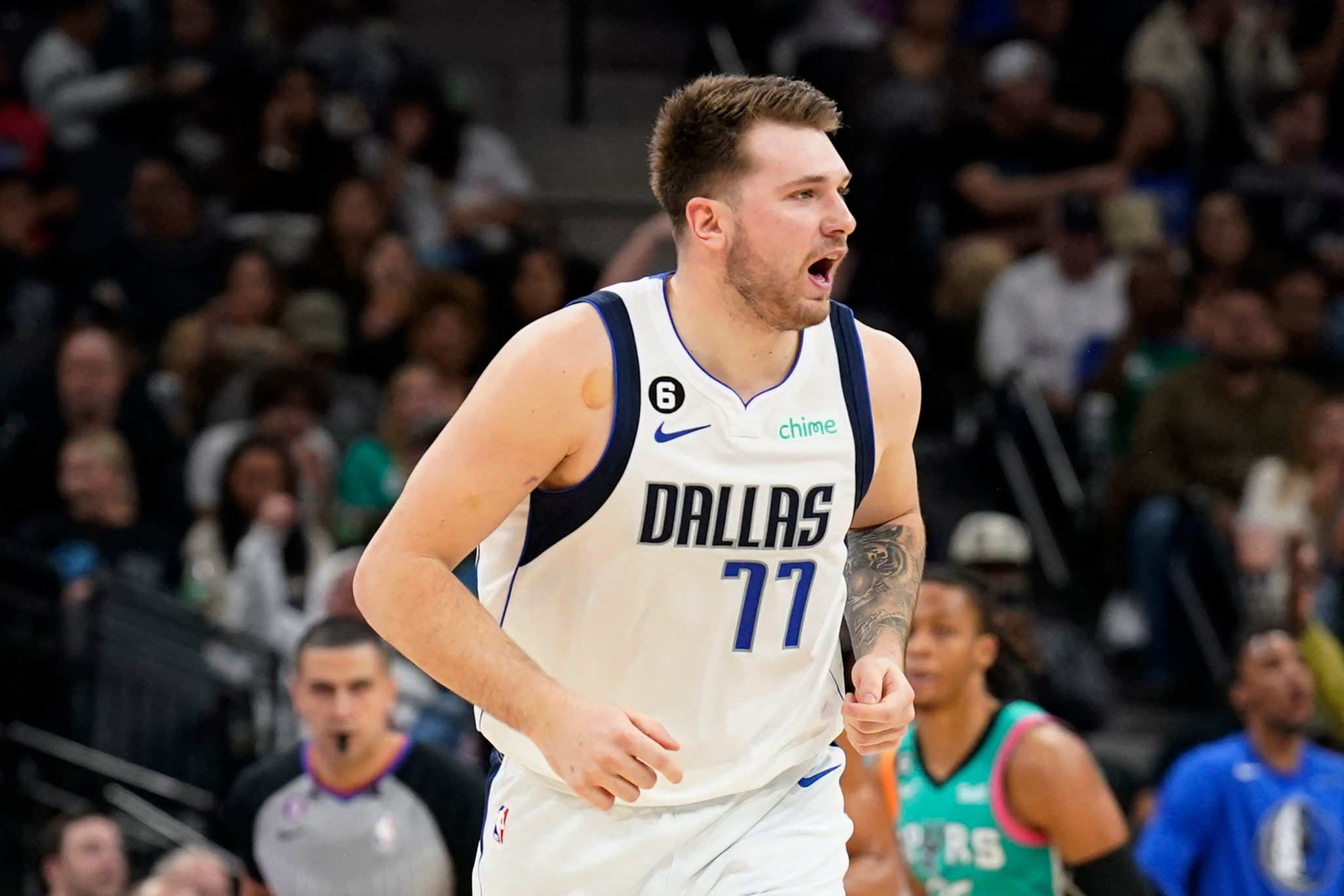 Luka Doncic S 51 Points Lift Surging Mavs Past Spurs