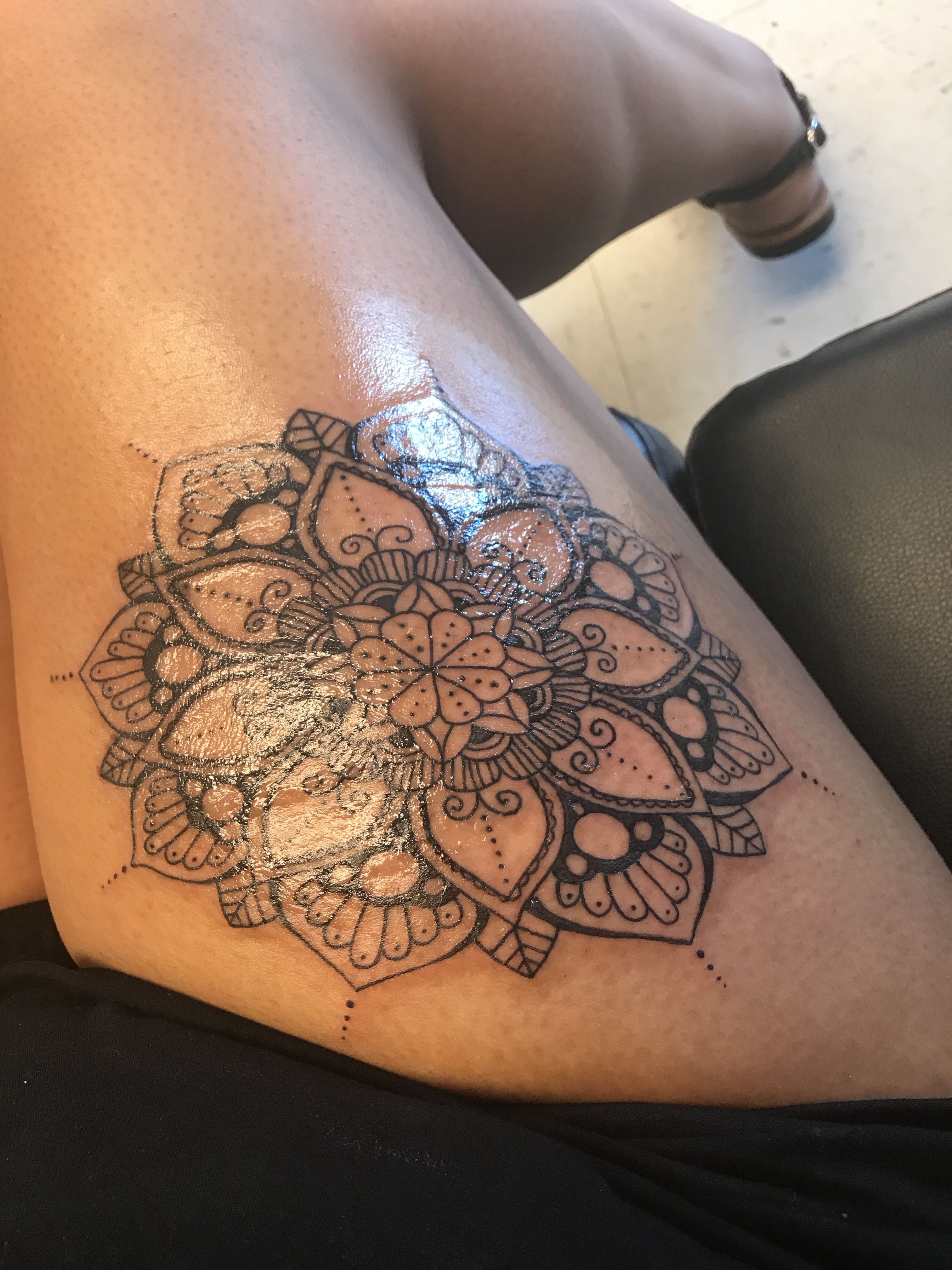 5 Stunning Mandala Tattoo Designs for Thigh