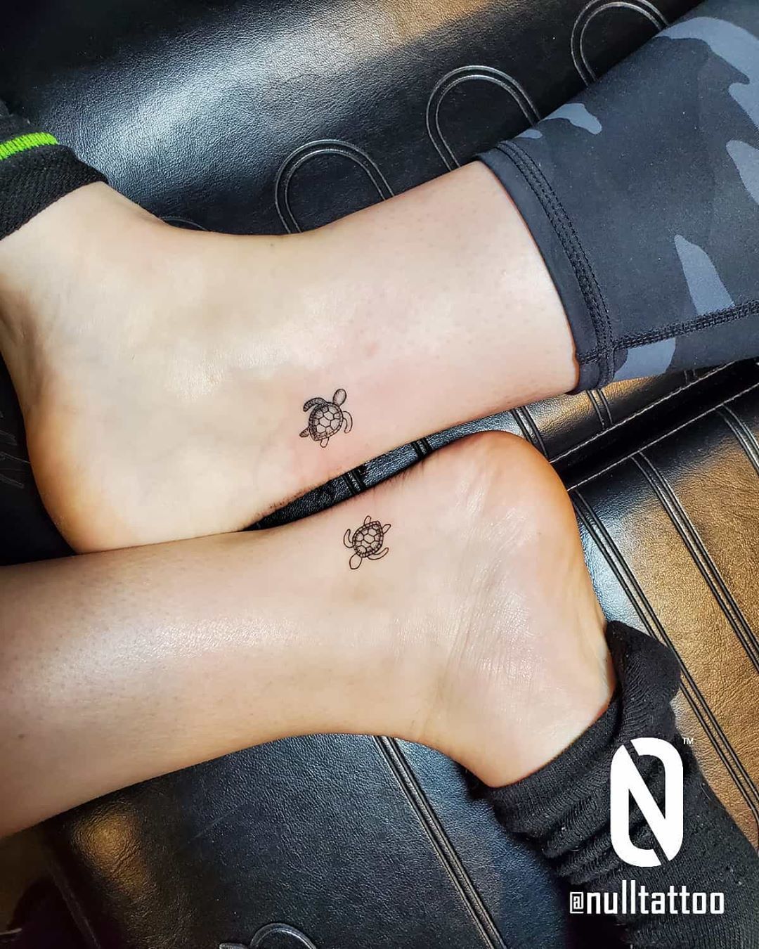 7 Charming Minimalist Tiny Turtle Tattoo Designs