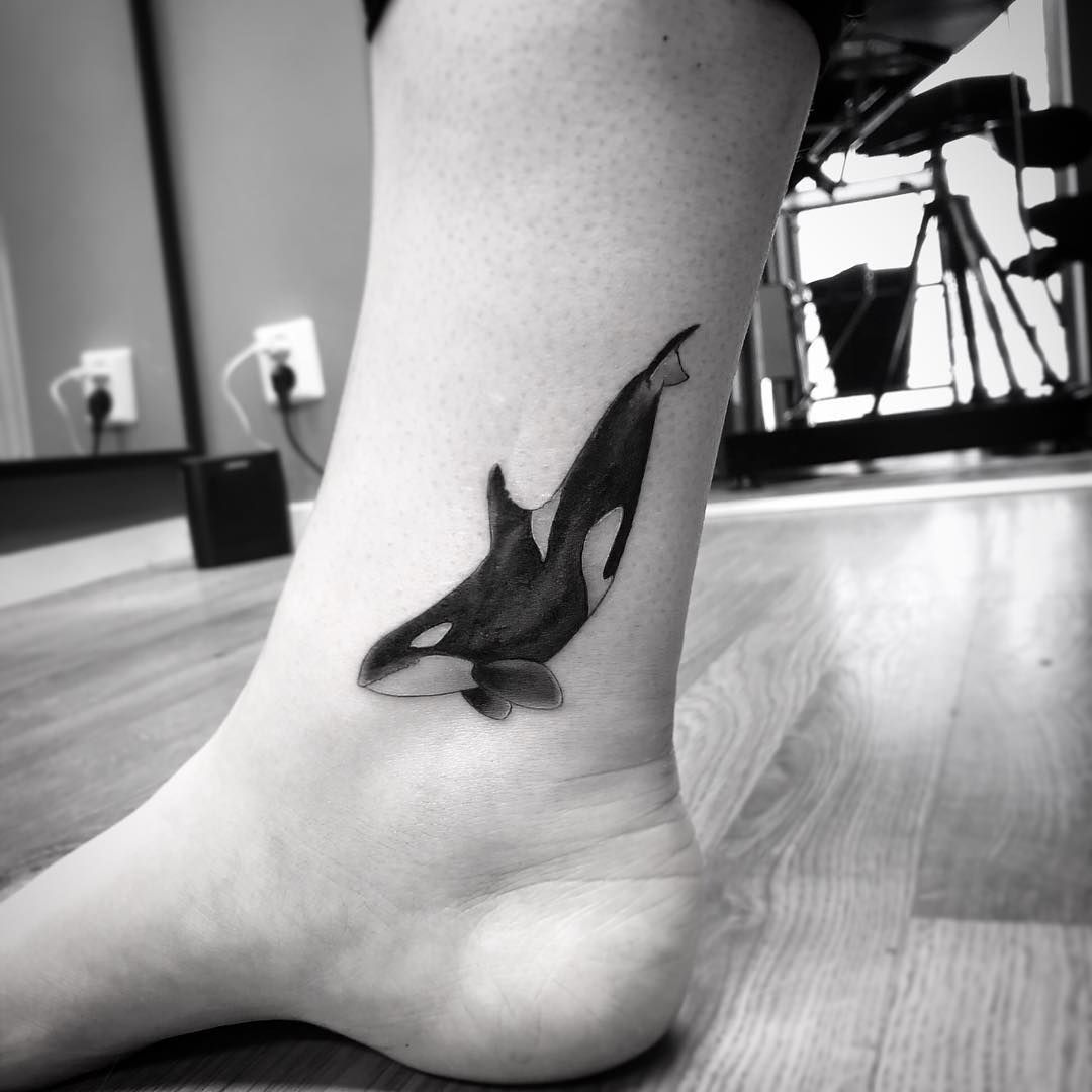 7 Stunning Orca Tattoo Ideas for Whale Lovers