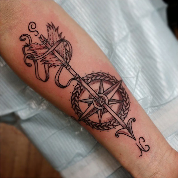 Photo Compass And Arrow Tattoo By Pedro Goes Photo 26307 Tattoos