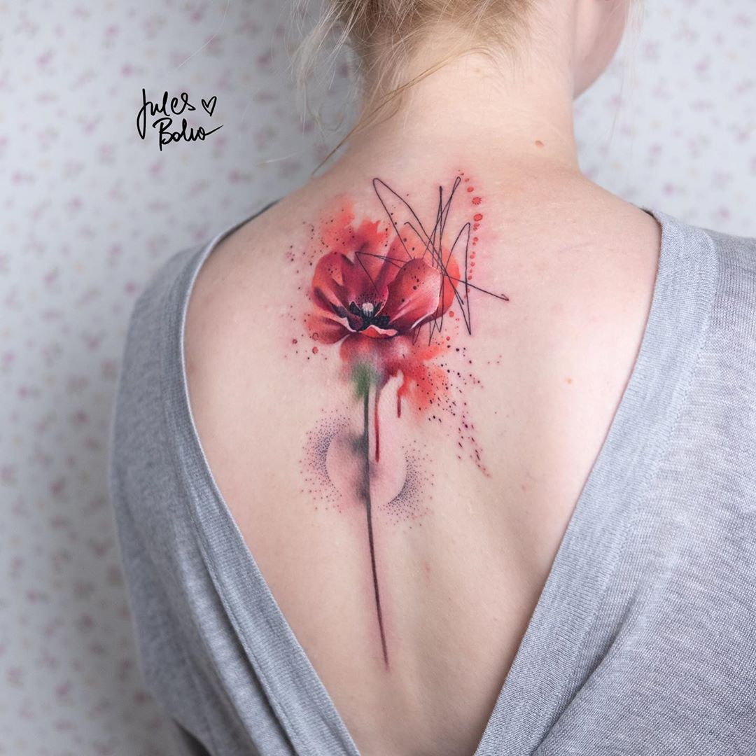 Photo Removed Tatuaje De Amapolas Tatuajes De Flores Hawaianas Tatuaje De Flores En La Cadera