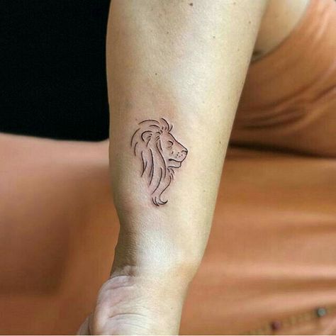 Pin By Berkay Erciyes On Tattoo Small Lion Tattoo For Women Small