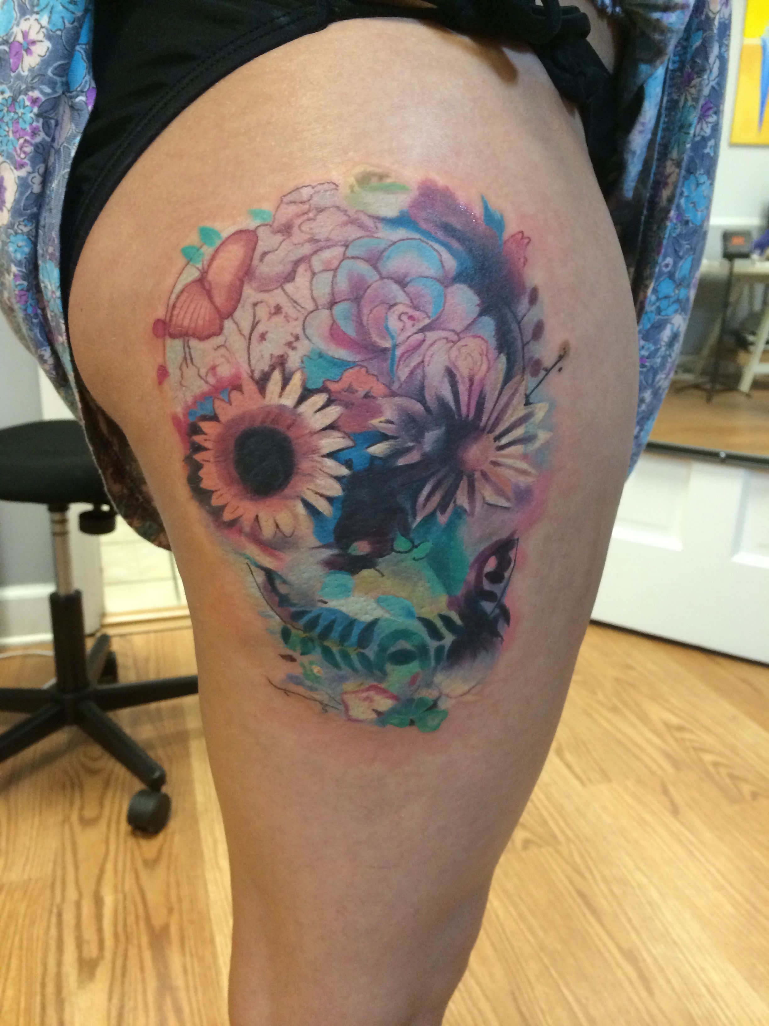 Pin By Jennifer Mangum On Skulls Girly Skull Tattoos Body Art Tattoos Skull Tattoo Flowers