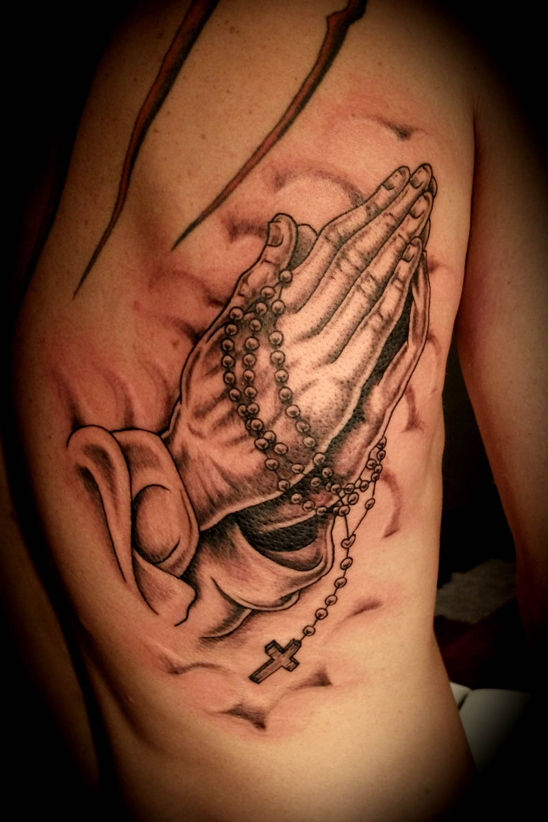 7 Designs for Praying Hands With Rosary Tattoos