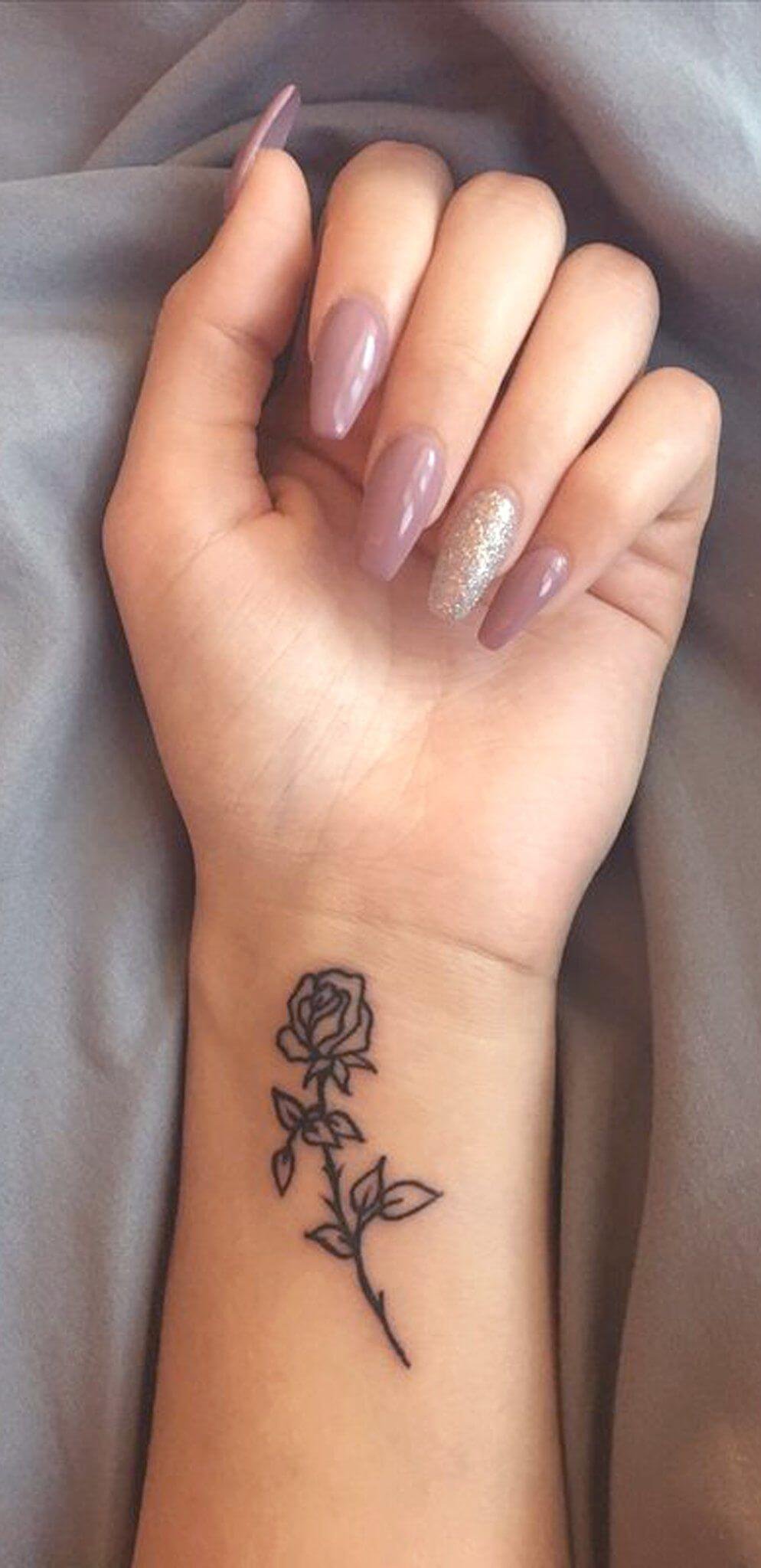 5 Stunning Rose Tattoo Ideas For Your Wrist