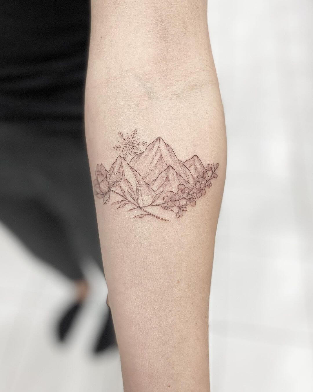 Silver Line Tattoo Ideas: Elegant Ink Designs